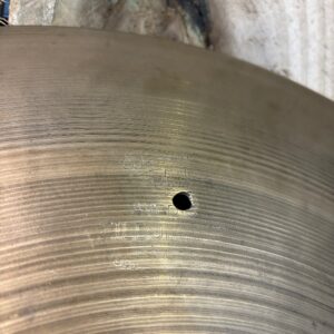 Zildjian Avedis 18" Crash Cymbal (pre-owned) - Image 3