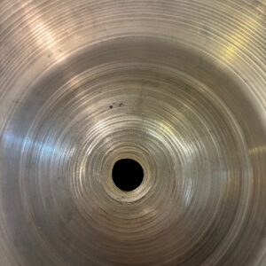 Zildjian Avedis 18" Crash Cymbal (pre-owned) - Image 4